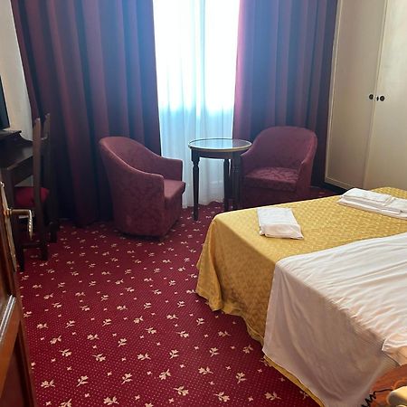 Le Grand Hotel Riccione Exterior foto